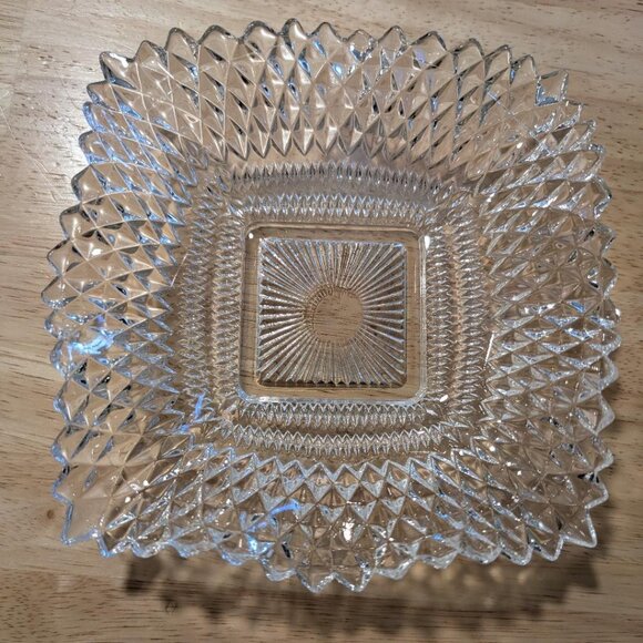 Indiana Glass Other - INDIANA GLASS DIAMOND POINT SCALLOPED EDGE BOWL